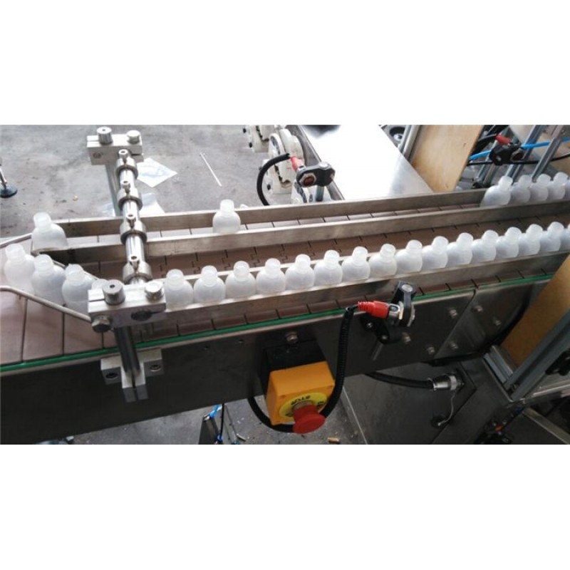 自動(dòng)理瓶、灌裝旋蓋、貼標(biāo)