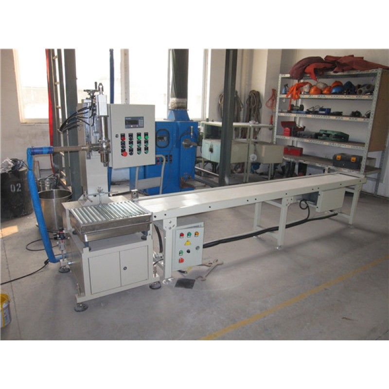 小型半自動液體灌裝機(jī)