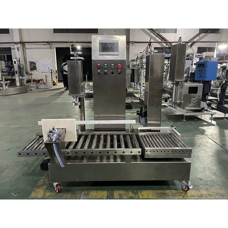 13L緊湊型灌裝機(jī)設(shè)備生產(chǎn)廠家 30L自動(dòng)稱重灌裝機(jī)